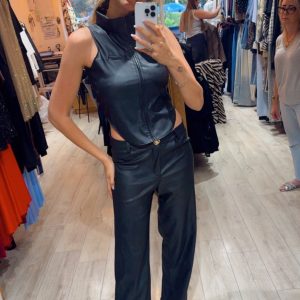 מכנס דמוי עור