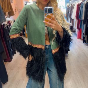 מעיל עם שילוב פרווה